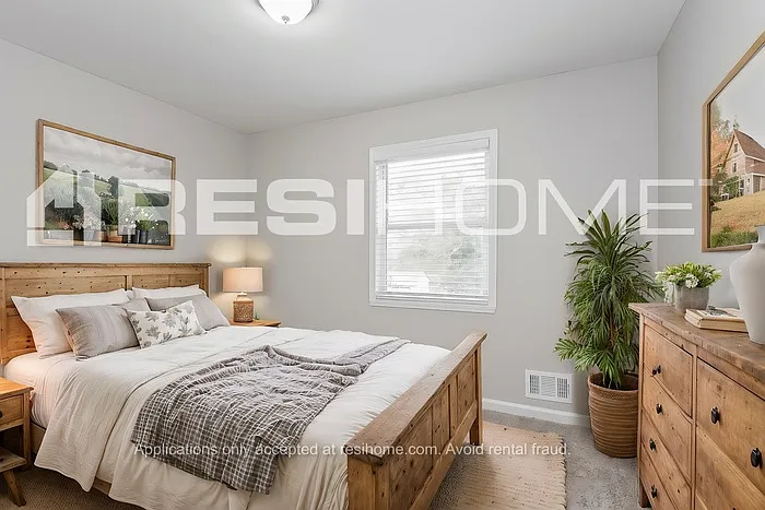 8283 Brittany Ln — Photo 11