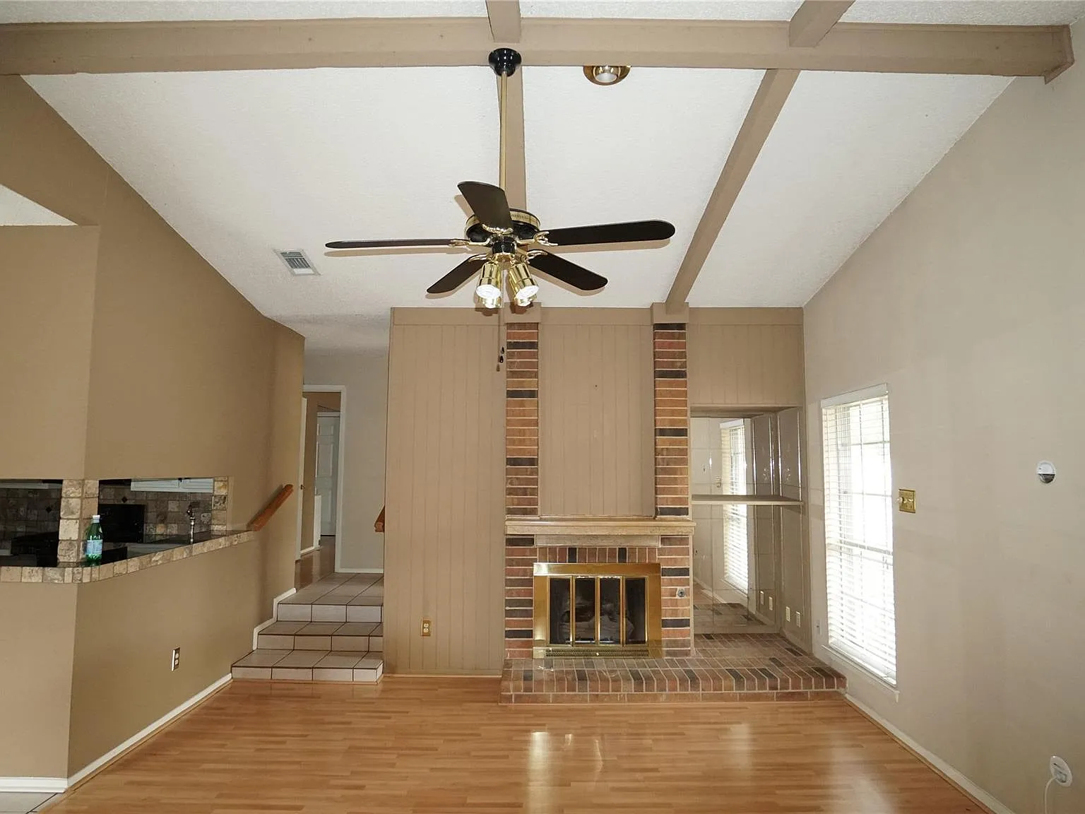 2 bed, 1350 sqft, $1,699 — Photo 2
