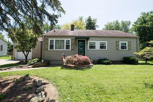 1st image of 404 Earnshaw Dr