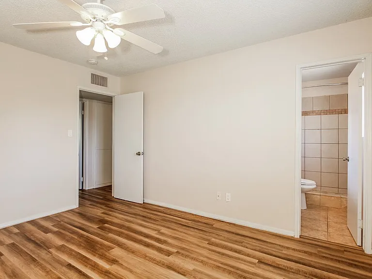 8037 E Oak St — Photo 10