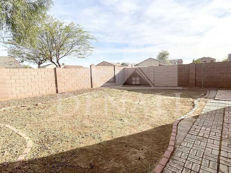 8930 W Catalina Dr — Photo 22