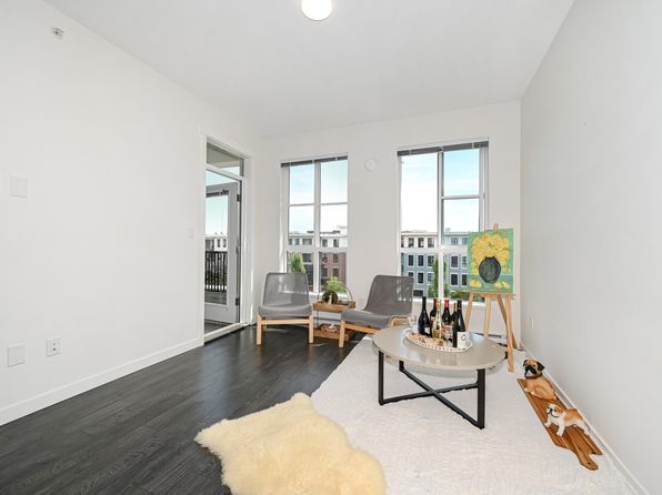 2 bedroom rental in Surrey — photo 7