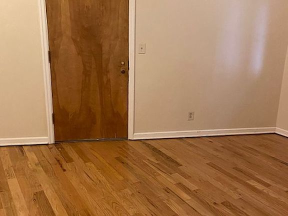 4th image of 1418 Commercial St APT 209