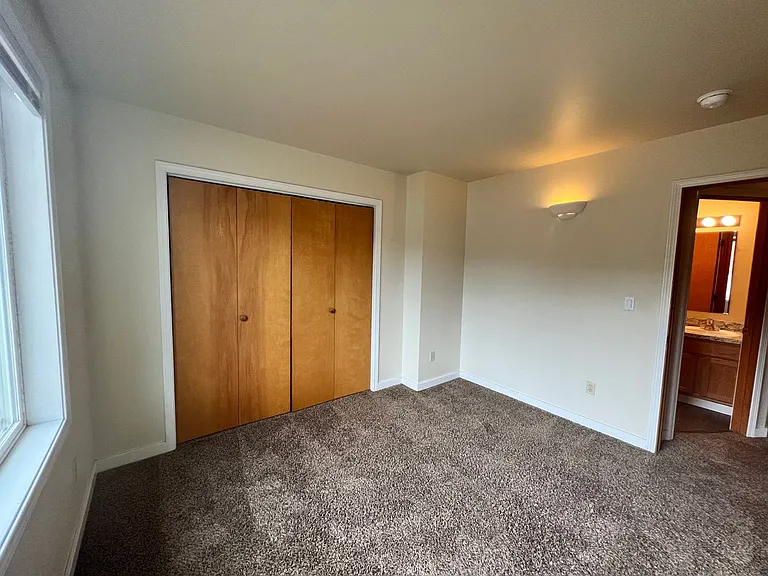 1304 N Brooklane St — Photo 26
