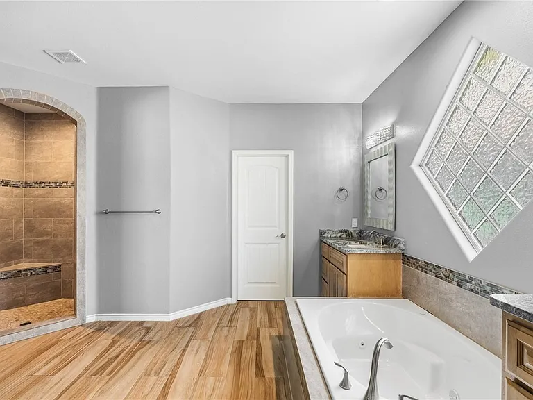 6913 Bella Di Giorno Dr — Photo 17