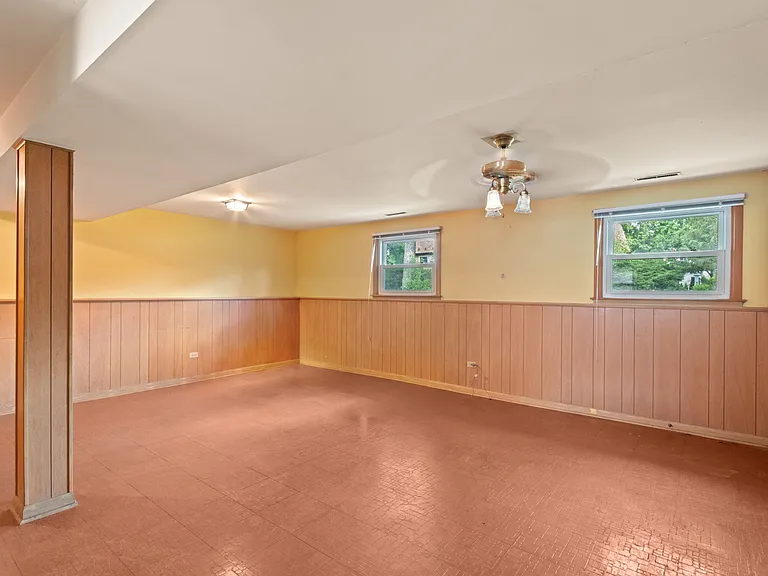123 Ogden Ave — Photo 15