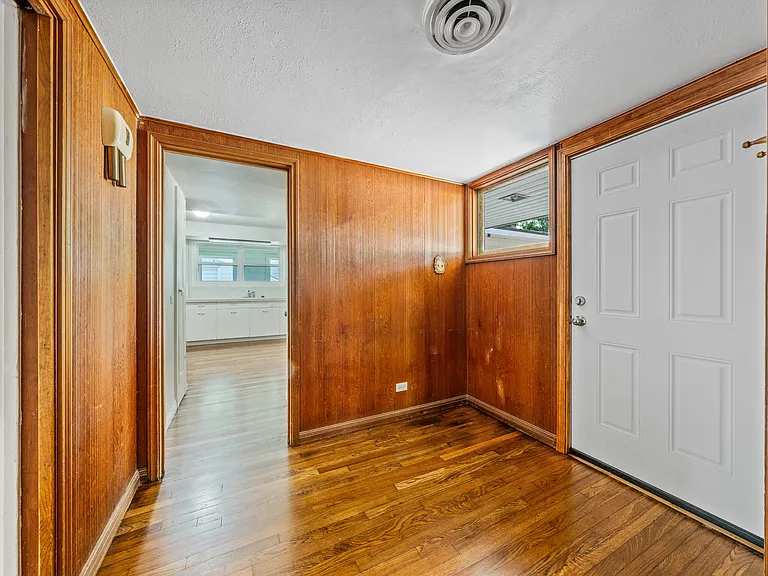32300 Proctor Ave — Photo 14