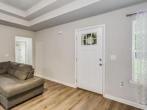4th image of 5890 Daffodil Dr