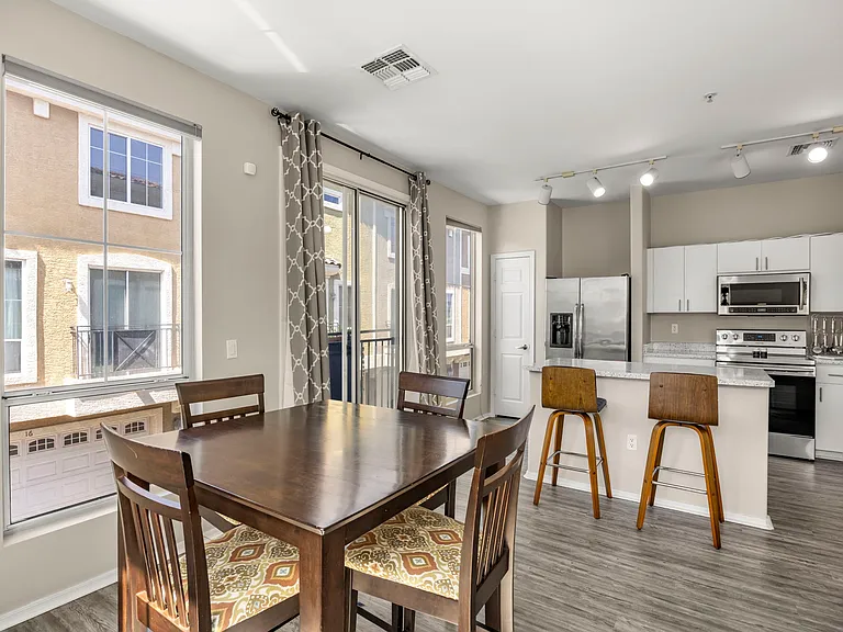 2450 W Glenrosa Ave #9 — Photo 9