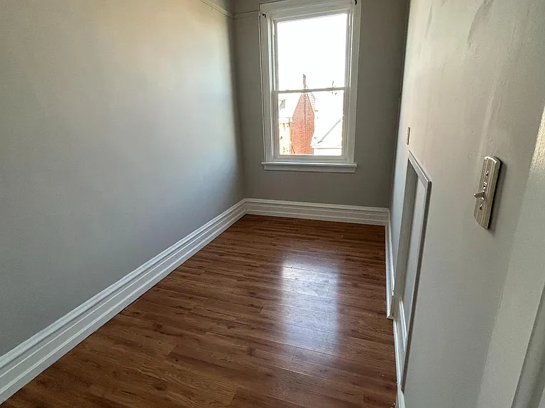702 Chestnut St #3 — Photo 6