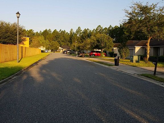 5th image of 10213 Normandy Cove St