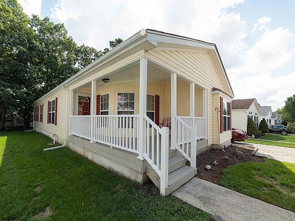 2nd image of 41 Dogwood Ln