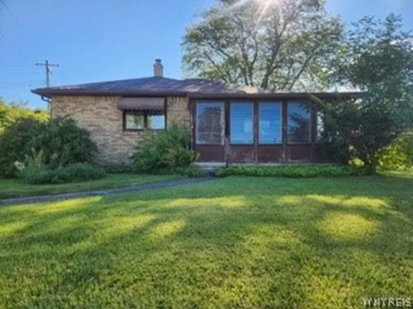 79 Laura Ct, Cheektowaga, NY 14227