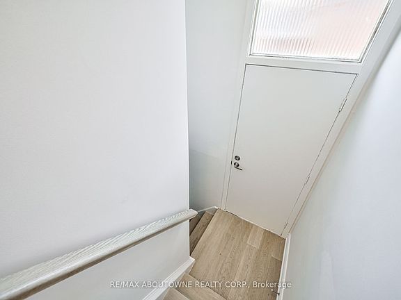 4th image of 4395 Longmoor Dr