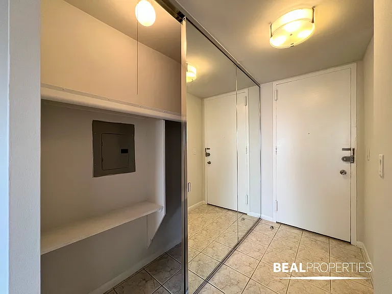 1344 N Dearborn — Photo 34