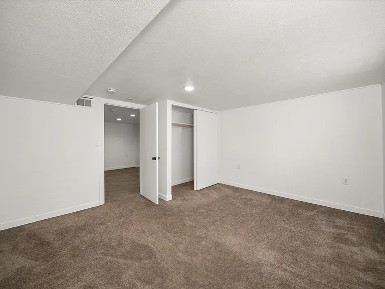 3rd Bedroom (basement)