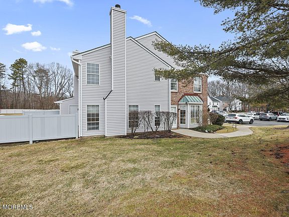 5th image of 28 Vassar Place