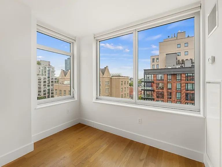 150 4th Ave #7A — Photo 3