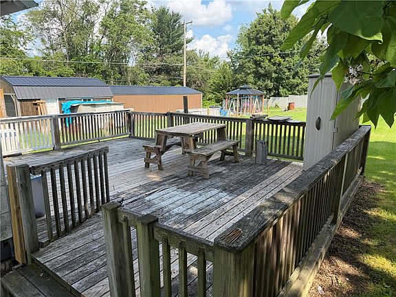 4th image of 3305 3rd St