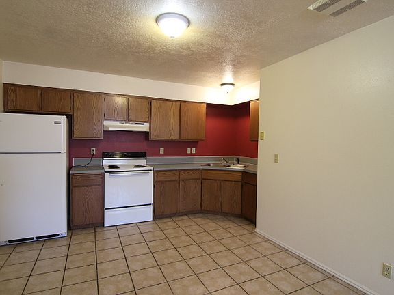 3rd image of 2110 Meppen Dr