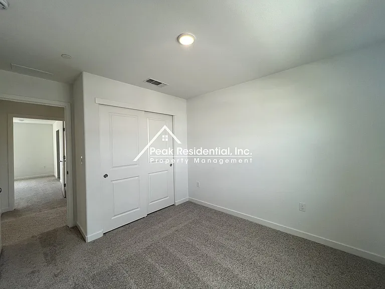5218 Senesta Cir — Photo 18