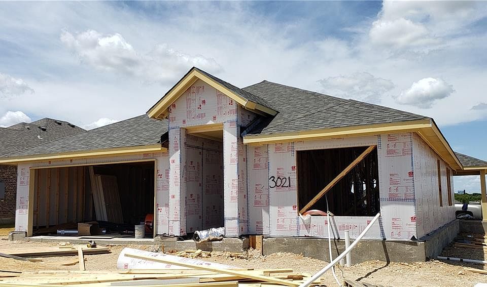 1st image of 3021 Paint Horse Dr