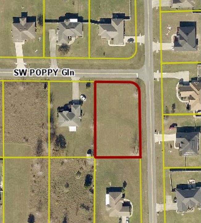 2nd image of 158 SW Buttercup Dr