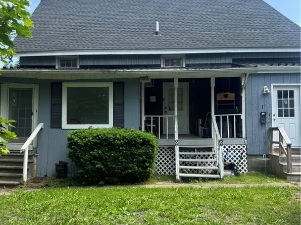 38 N Main St, Middleport, NY 14105