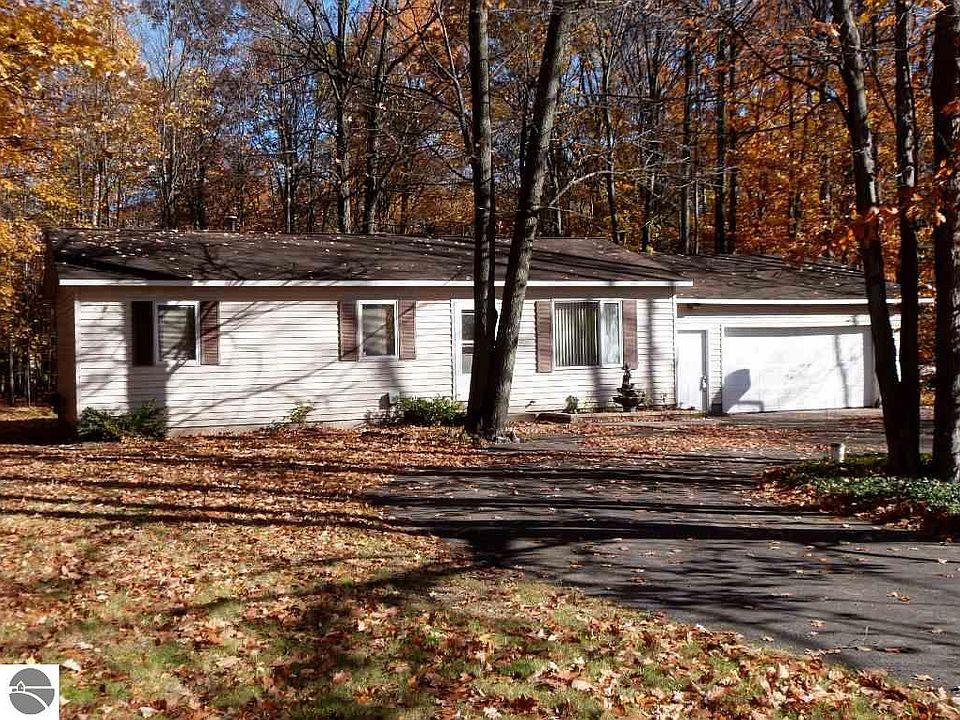 1st image of 20834 Red Oak Dr