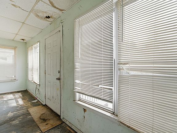 4th image of 93 W Pitman Street Penns Grv