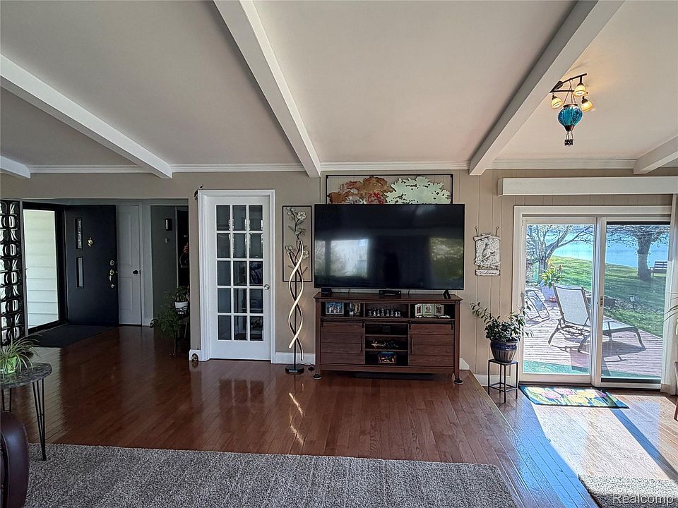 8156 Riverside Dr, photo 7
