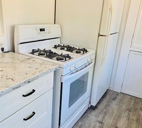 5th image of 1114 Dean Ave