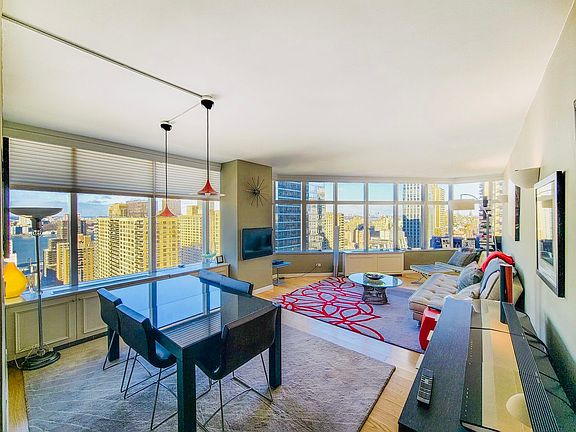 2nd image of 160 W 66th St APT 27B