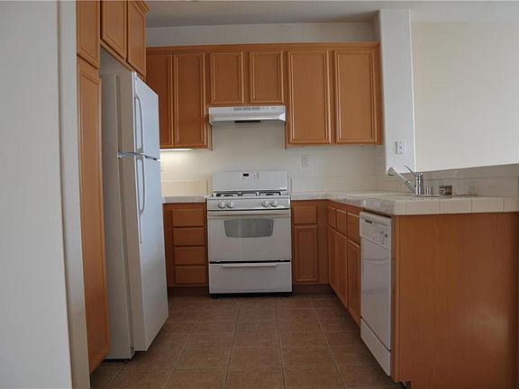 3rd image of 1800 E Lakeshore Dr Unit 2005