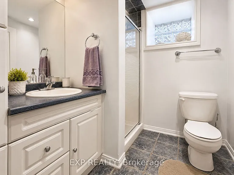 12 Somerset St W #1 — Photo 20