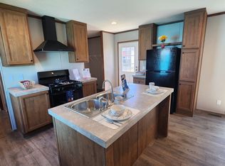 Creekside Village, Hutchinson, KS 67501