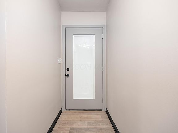 5th image of 556 Siesta Dr