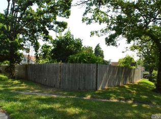 213 Commack Rd, Deer Park, NY 11729