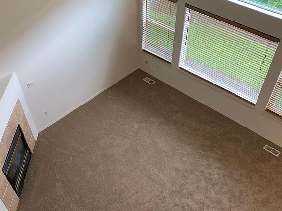 5th image of 2413 NE 12th Way