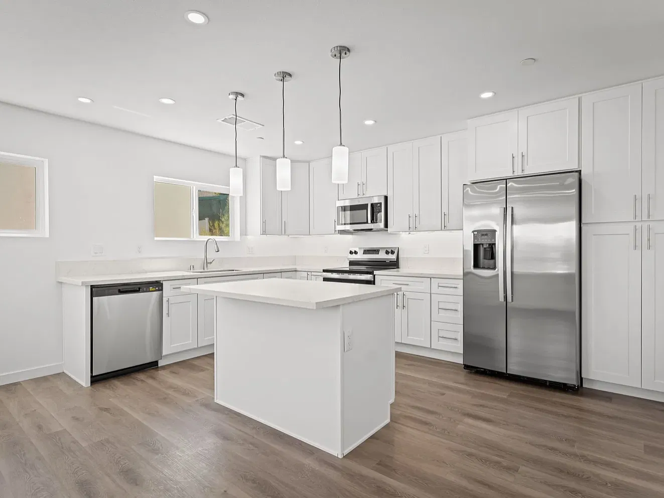 3 bed, 2.5 bath, 1894 sqft, $4,150 — Photo 3