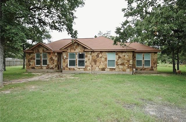 1st image of 140 Heritage Oaks Dr