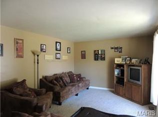 31 Edgemont Rd, Saint Peters, MO 63376