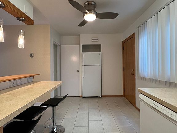 5th image of 3121 Fremont Ave S #2