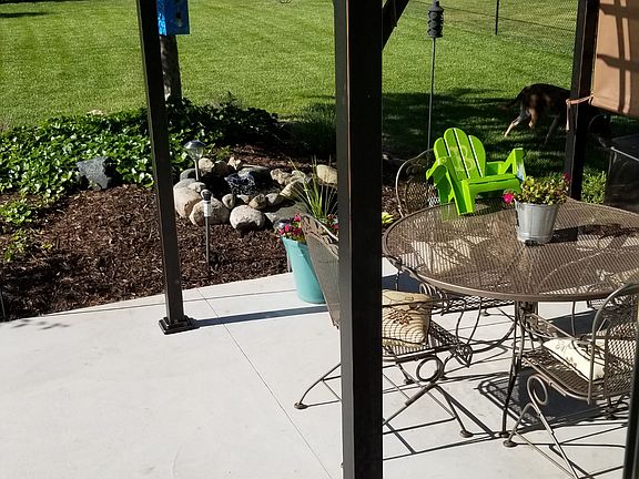 5th image of 36604 Saint Clair Dr