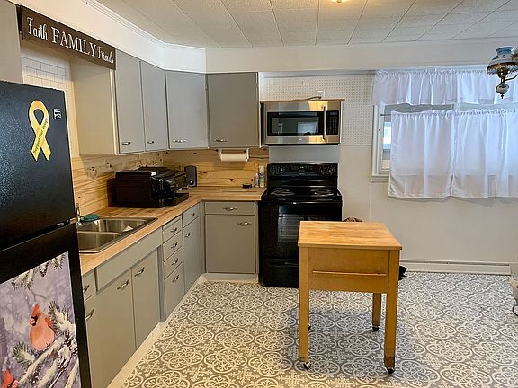4th image of 402 W Avenue C