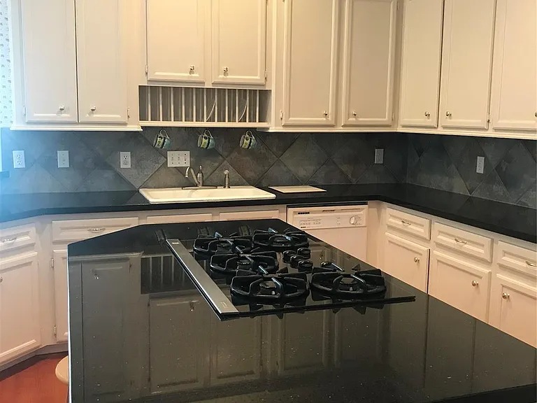 2429 Chantilly Ln — Photo 19