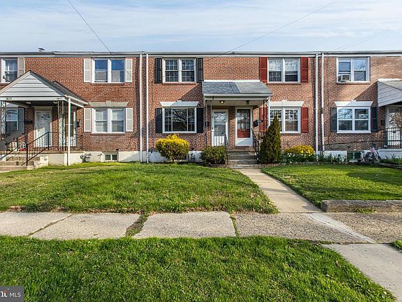 3rd image of 1015 Baltimore Ave