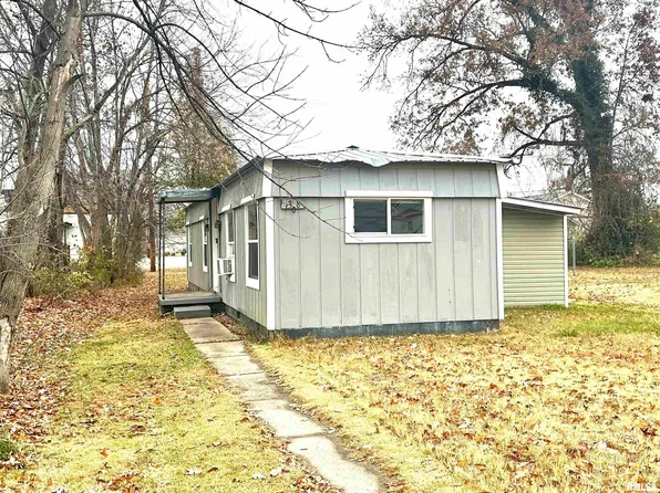 1308 E 3rd St, Centralia, IL 62801