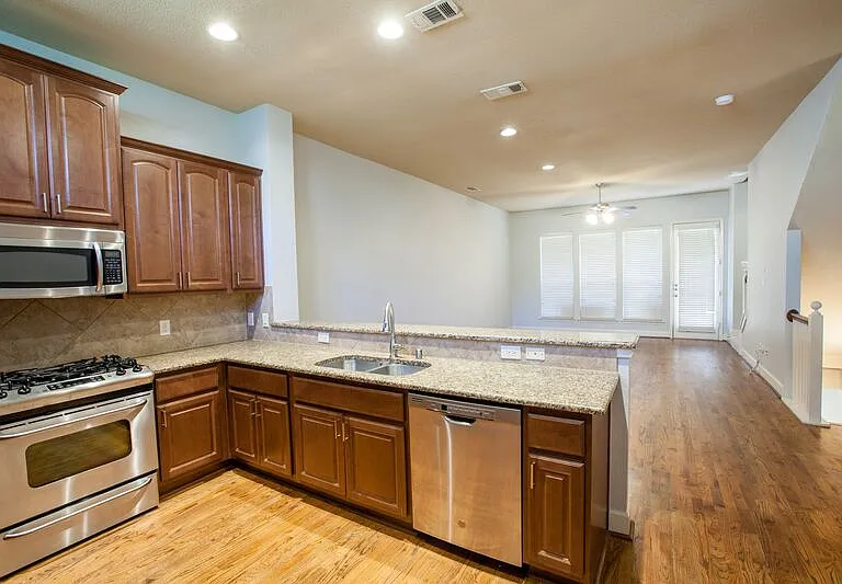 5124 Belmont Ave — Photo 21