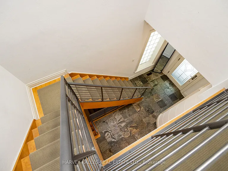 495 Deloraine Ave — Photo 38